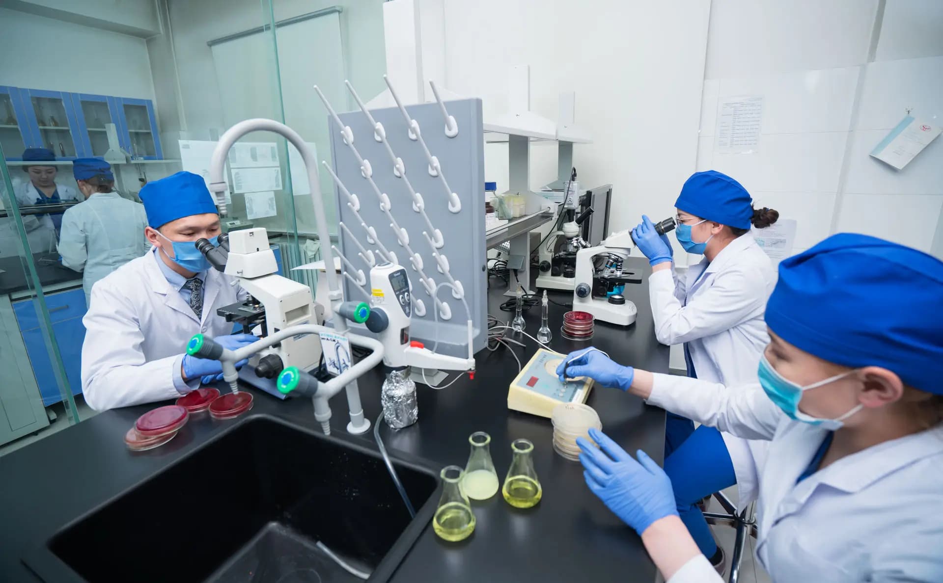 Laboratory equipment